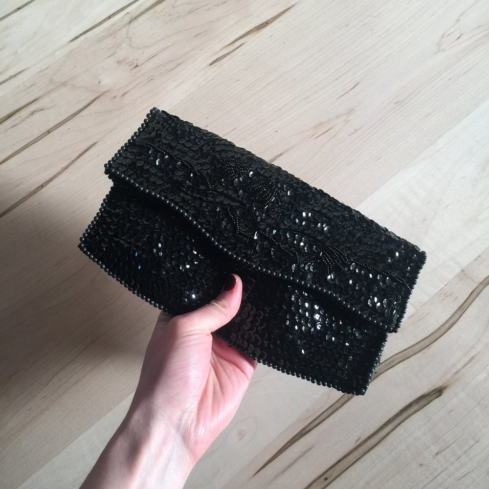EUC vintage black beaded clutch
